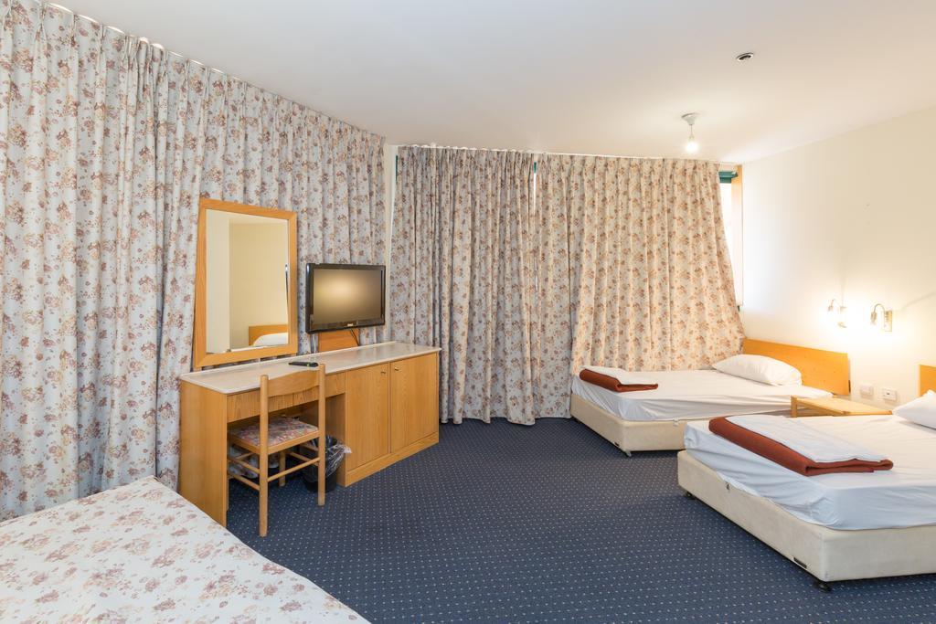 Hotel & Museum Dona Gracia Тиверіада Екстер'єр фото